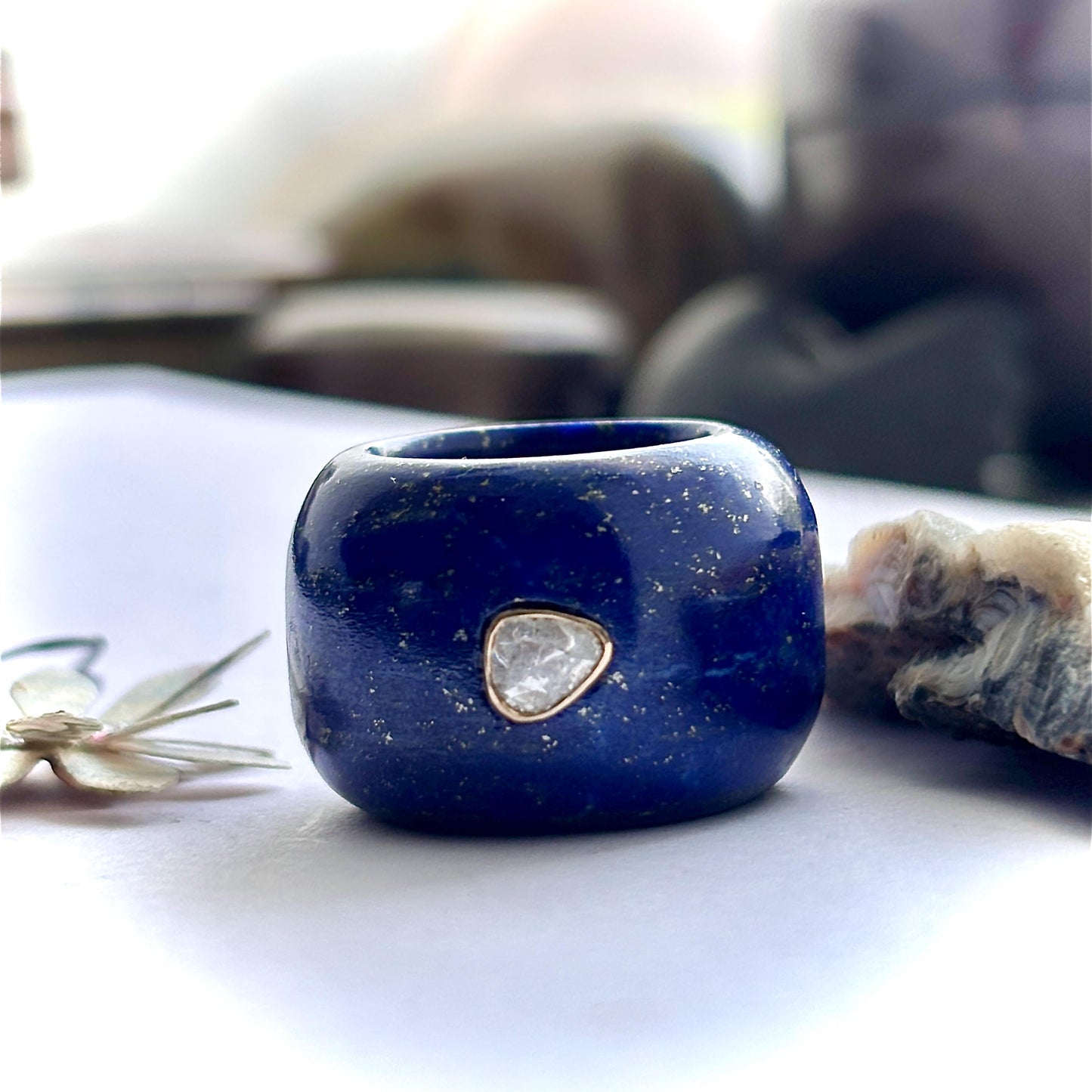 Beautifully carved Lapis Lazuli Ring Band with Diamond Polki in Centre & 14k Solid Gold Setting, Hand cut Lapis Lazuli Band From India