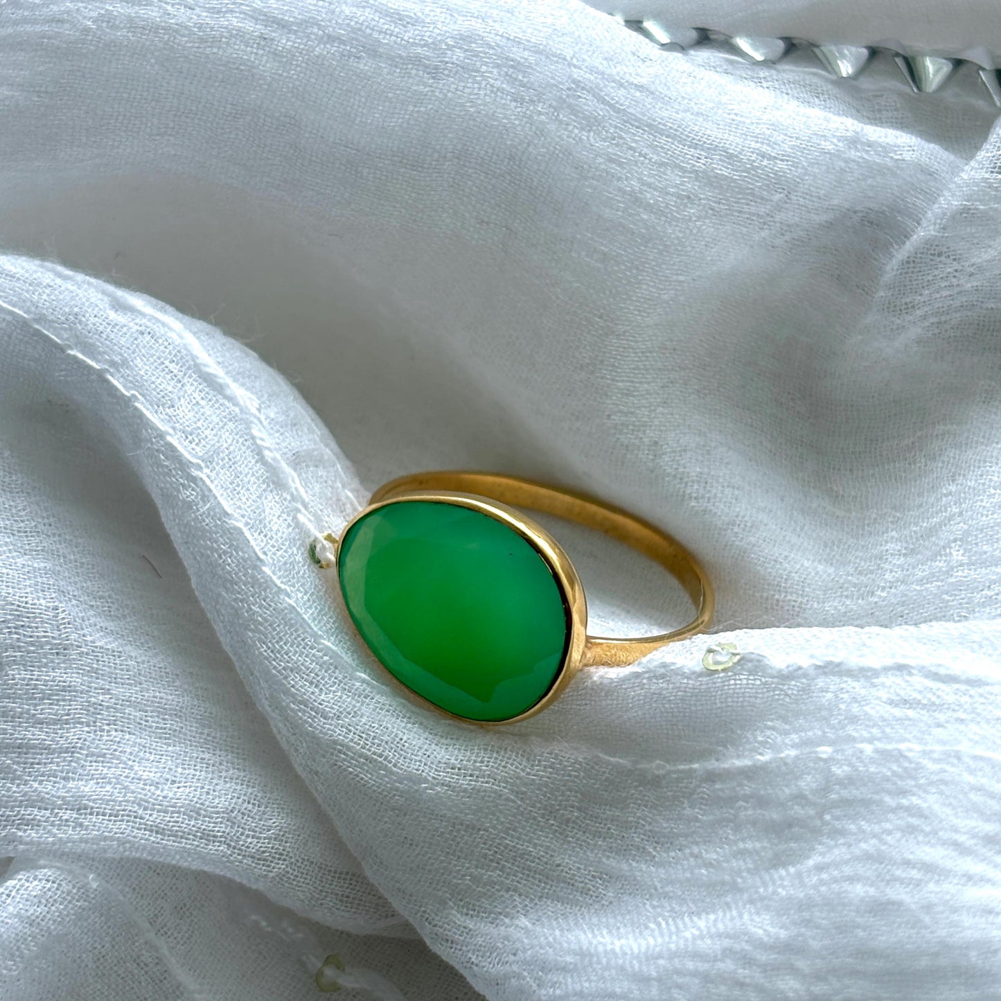 18K Solid Gold Ring with Rose Cut Chrysoprase | Handmade Gemstone Statement Ring | Minimalist Green Gem Ring | Gold Ring Gift for Her