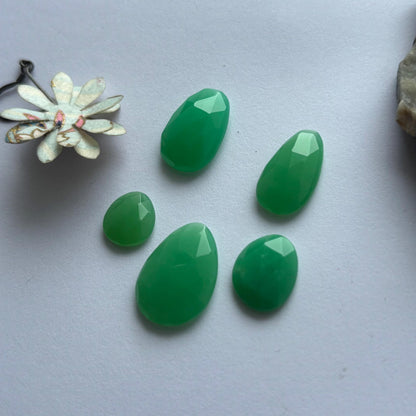 GREEN CHRYSOPRASE Gemstone Rose Cut : Natural Untreated Unheated Chrysoprase Uneven Shapes & Sizes Above 10MM