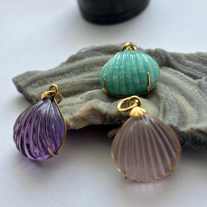 Hand Carved Shell Pendant in Natural Amethyst, Rose quartz, Amazonite 14k Solid Gold Jewellery, Handcut In Premium Quality Gemstones