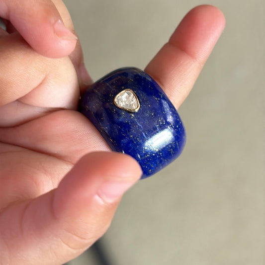 Beautifully carved Lapis Lazuli Ring Band with Diamond Polki in Centre & 14k Solid Gold Setting, Hand cut Lapis Lazuli Band From India