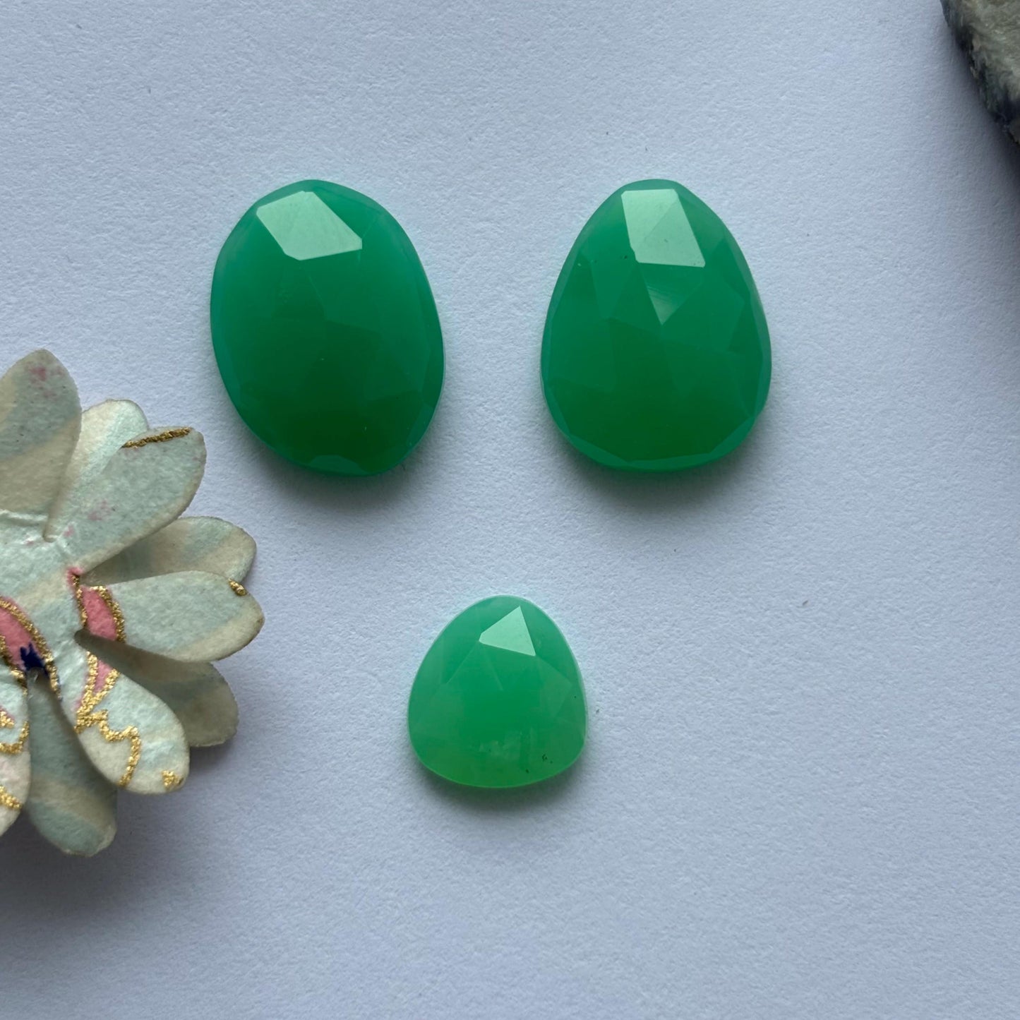 GREEN CHRYSOPRASE Gemstone Rose Cut : Natural Untreated Unheated Chrysoprase Uneven Shapes & Sizes Above 10MM