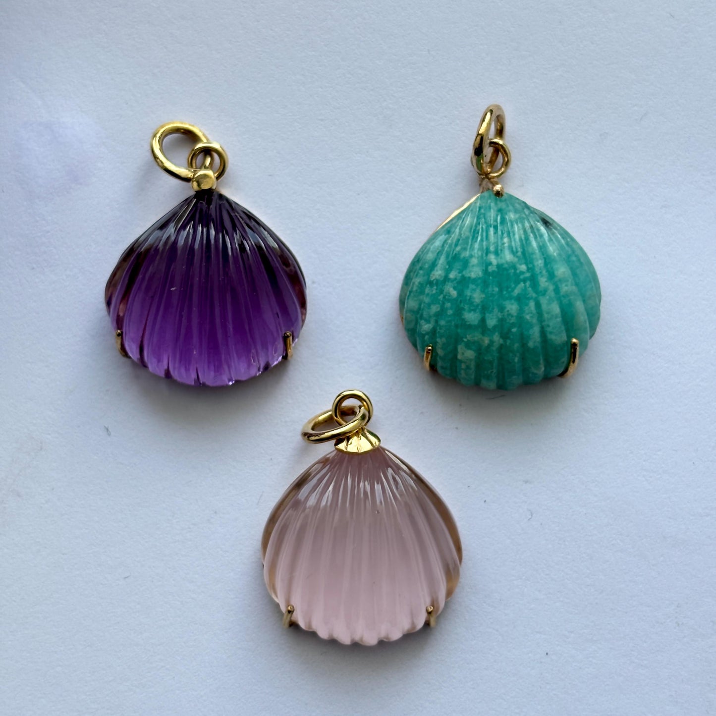 Hand Carved Shell Pendant in Natural Amethyst, Rose quartz, Amazonite 14k Solid Gold Jewellery, Handcut In Premium Quality Gemstones